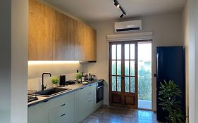 Alexandra'S Boutique House