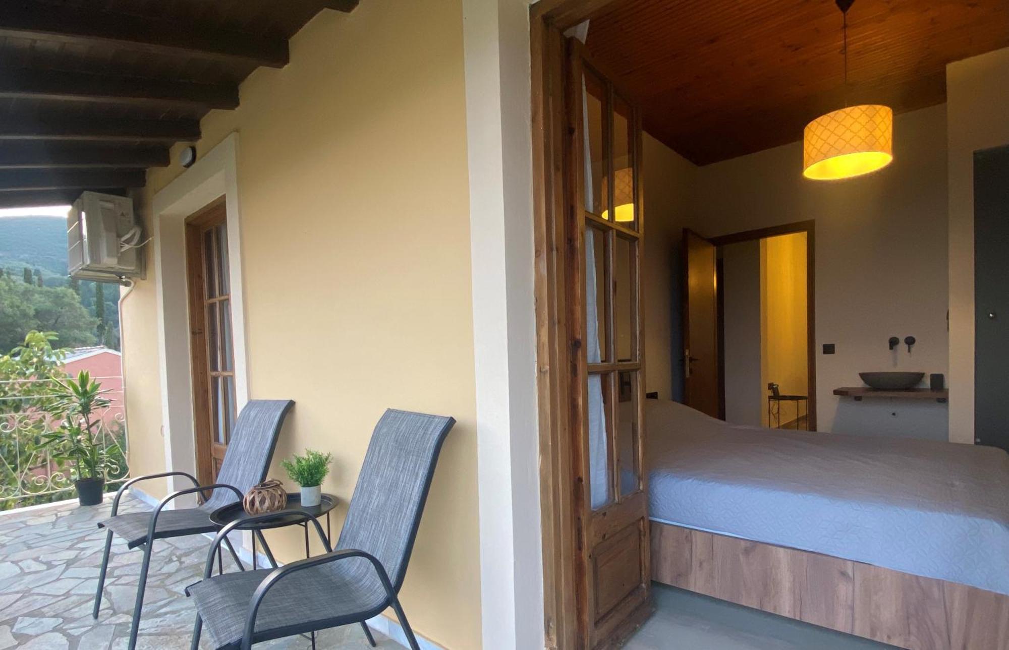 Villa Alexandra'S Boutique House Kato Garouna Esterno foto